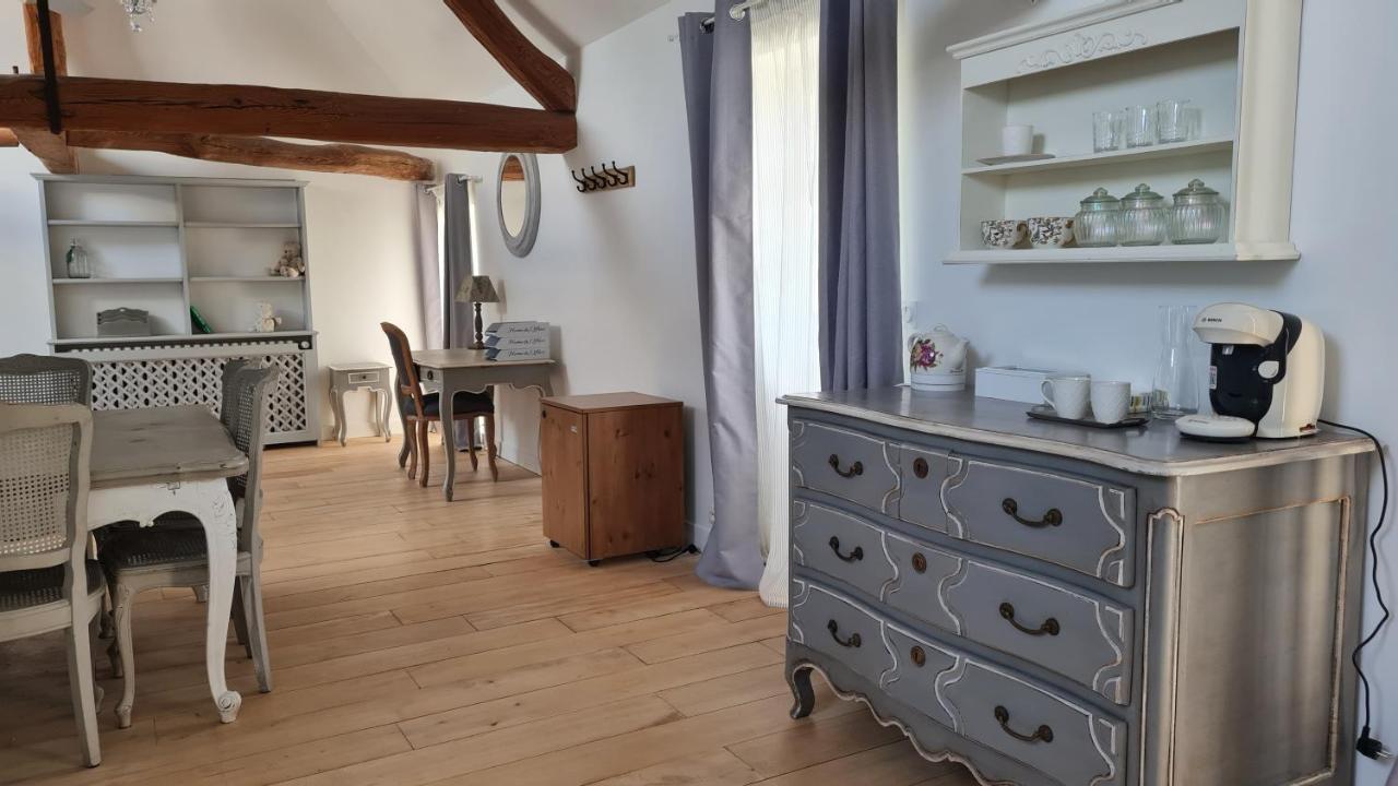 Belle Suite Dans Corps De Ferme - Logement Alicia Villiers-sous-Grez Exteriör bild